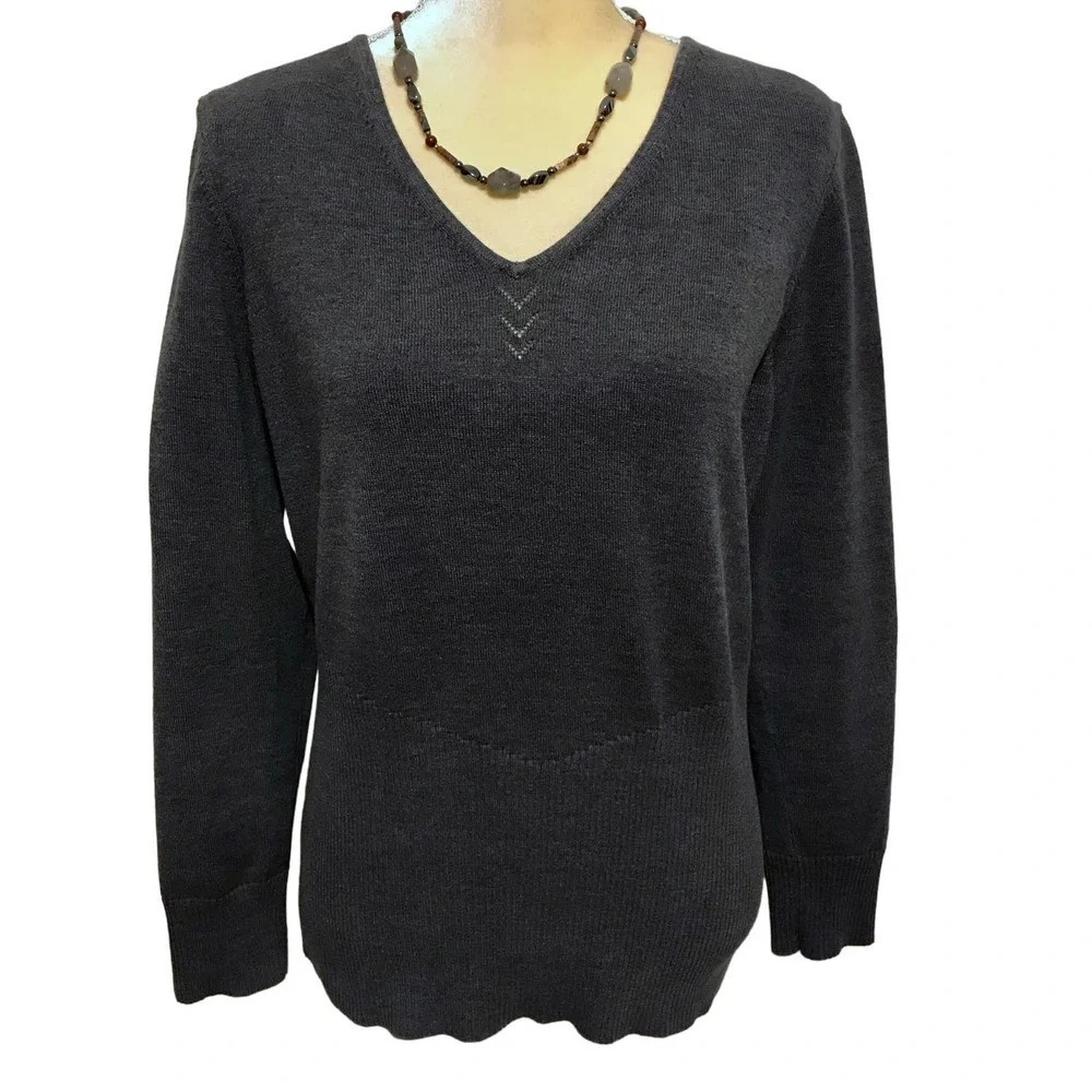 Van Heusen Lightweight V-Neck Sweater Women L